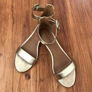 14th & Union Gold Sandal
